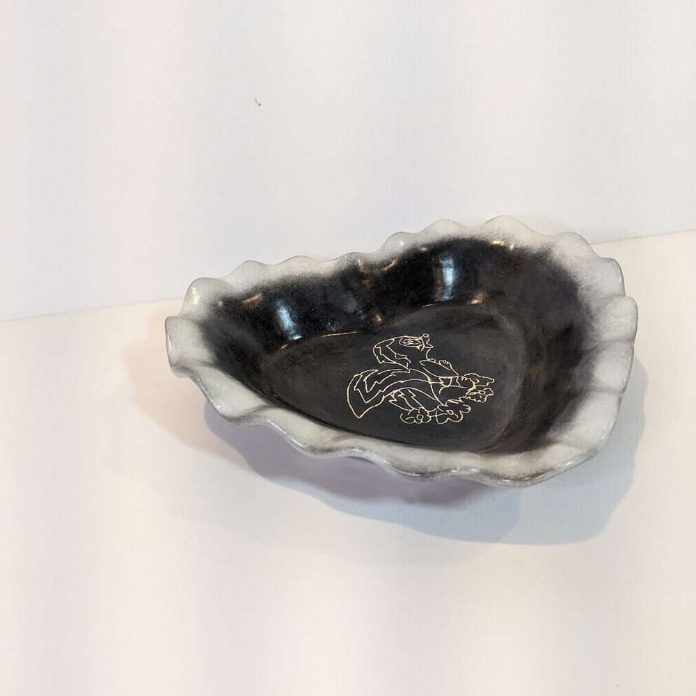 Heart Dish Bambi Skunk Flower Handmade Ceramic Catch-all Etched Scallop Pottery - Picture 2 of 4